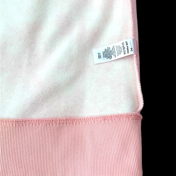 Cozy & Stylish Winter Long Sweatshirt - Size Large - Perfect for Chilly Days! - Picture 2 of 2